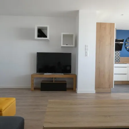 Appartement Moderne 2 Chambres, Vue Mer, Rénové, 5 Pers. - Fr-1-323-230 *